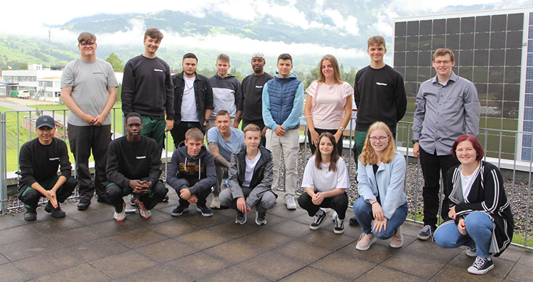 Gruppenfoto neue Lernende 2021_750x398px_web